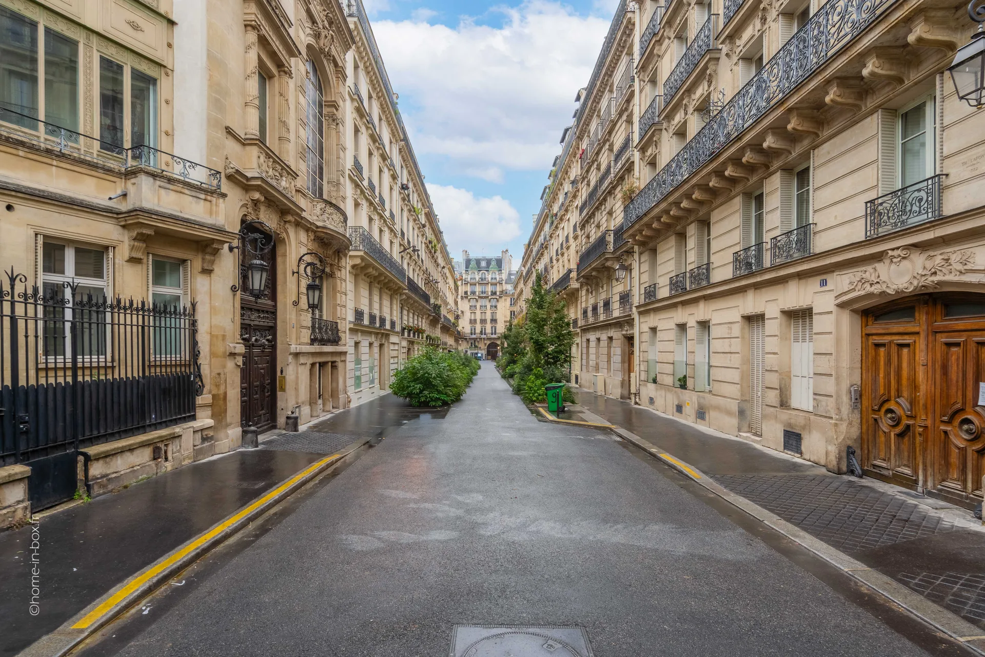 Investissement : 2 pièces 47m² loué, métro Liège - Paris 9e